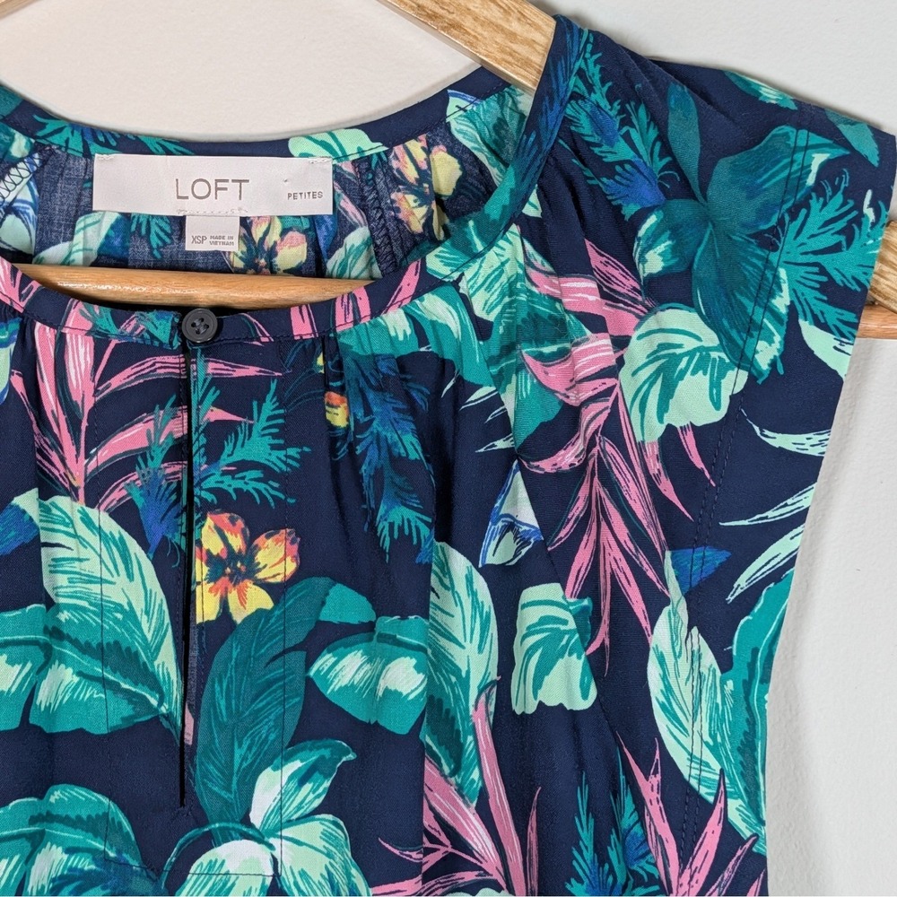 LOFT Petites Tropical Floral Shell Top Navy Blue Green Pink XSP Sleeveless NWT